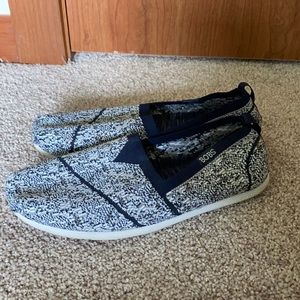 Hardly worn, women’s Bob’s, size 8.5
